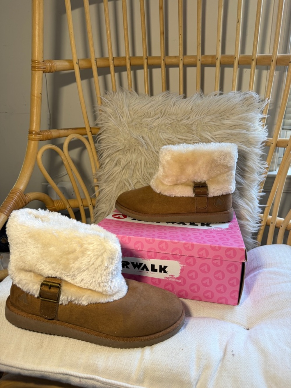 Airwalk Women's Size 10 Nia Cognac Faux Fur Lined Brown Boots
